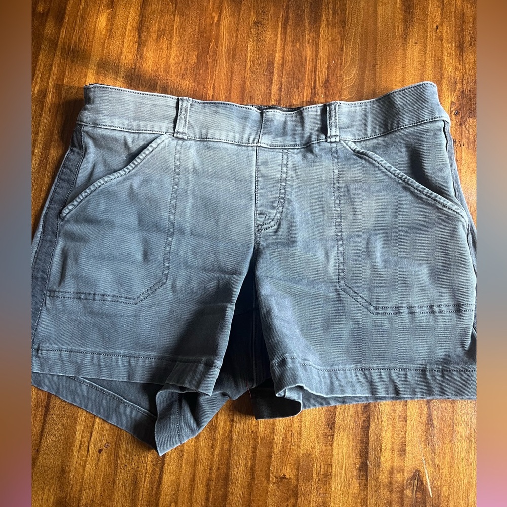 Spanx Twill Cargo Shorts‎ in Washed Black